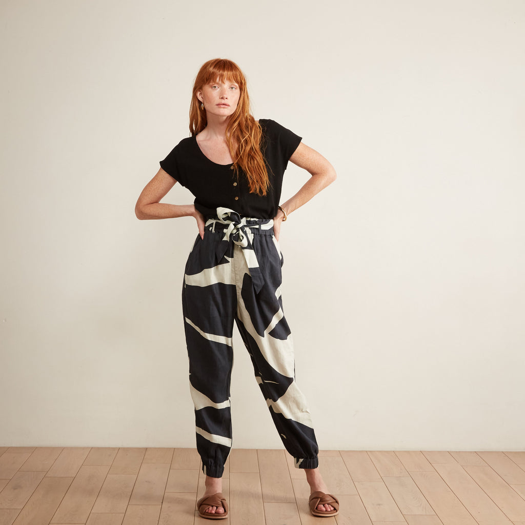 THE ODELLS: Tie Front Jogger